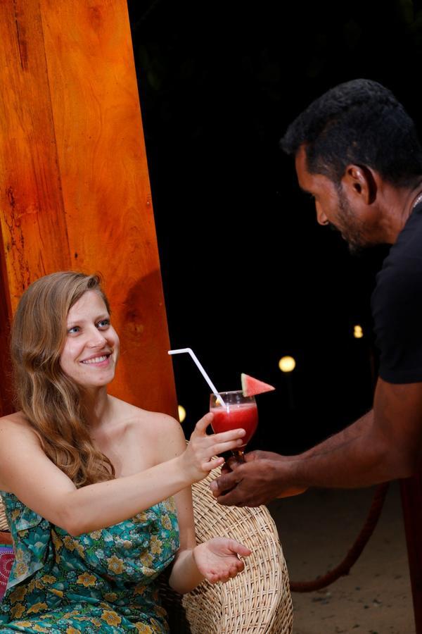 Asha Beach & Spa Tangalle Buitenkant foto