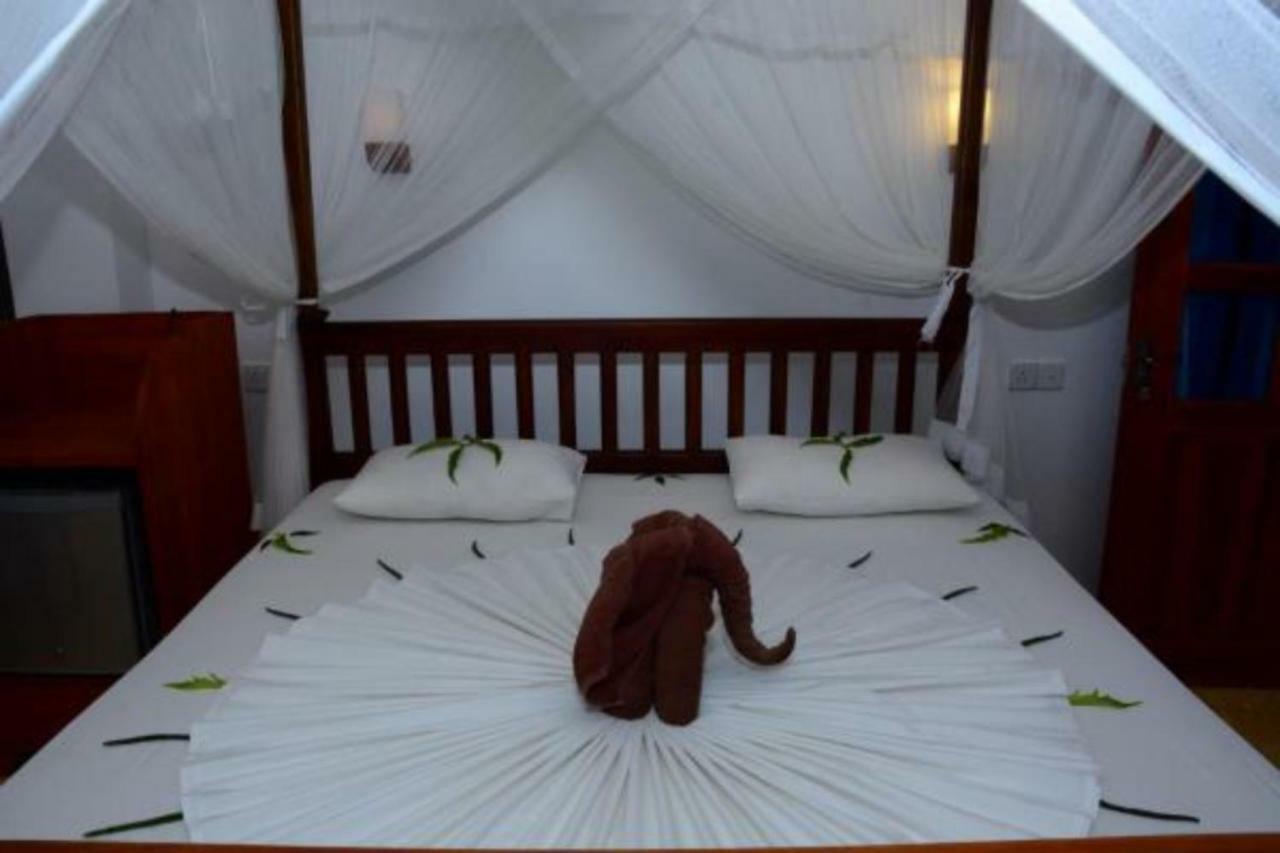 Asha Beach & Spa Tangalle Buitenkant foto